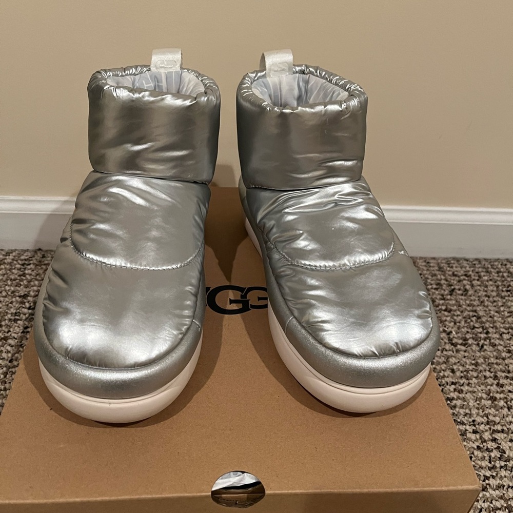 UGG silver booties Sz 9